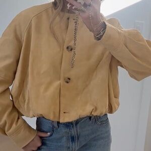 New Bubble hem Suede Jacket
faux suede
Oversize gathered Hem
Button